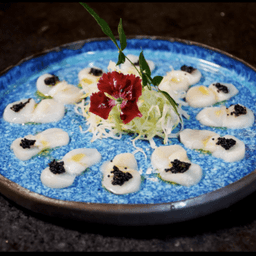Carpaccio Tekai — Lâminas de Vieiras com Azeite com Trufas e Flor de Sal