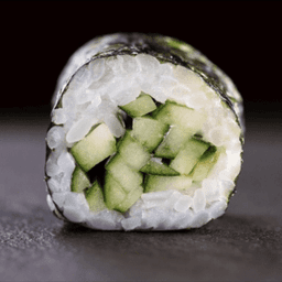 Hossomaki Kapamaki — Enrolado de Pepino Japonês, Arroz e Alga Nori